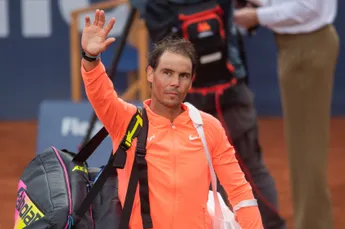 Rafael Nadal vai subir no ranking apesar de só ter ganho um jogo em Barcelona