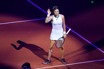 Emma RADUCANU continua imparável na terra batida e vence Linda NOSKOVA no Porsche Tennis Grand Prix
