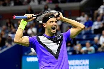 Dimitrov celebra 400 vitórias no ATP Tour após a vitória sobre Varillas.