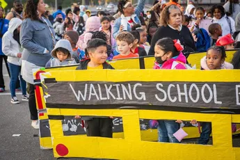 People who walk together also talk together