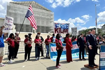 Supreme Court Weighs Trump’s Birthright Citizenship Order Amid Constitutional Debate