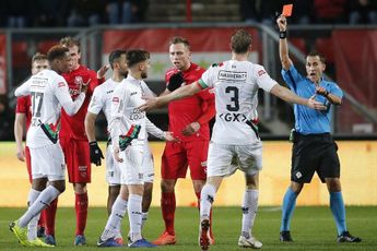 Scheidsrechter fluit zaterdag voor derde keer eredivisiewedstrijd FC Twente