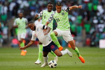 Ebuehi ziet lijdzaam toe hoe ploeggenoten een 4-0 voorsprong verspelen