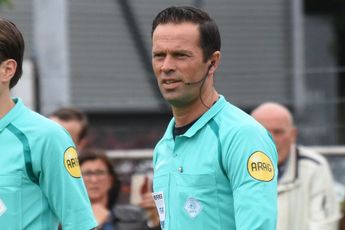 LOL! Grappende Nijhuis floot Twente-wedstrijd: "Wisten niet dat ik uit Enschede kwam"