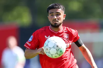 Samenvatting FC Twente - PEC Zwolle oefenwedstrijd 2023-2024 (4-0)