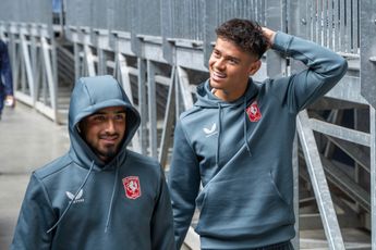 In Beeld: Selectie FC Twente stapt in het vliegtuig op weg naar Riga
