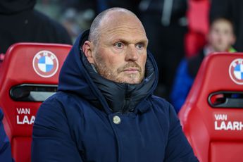 Oosting betuigt spijt aan spelersgroep na omgooien ploeg tegen PSV