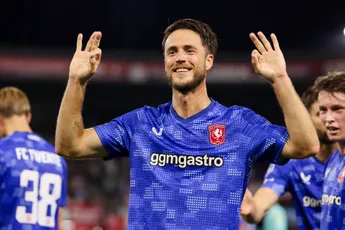 "Uiteindelijk stonden we met zestien man een liedje te zingen" Van Wolfswinkel over sfeer in de kleedkamer