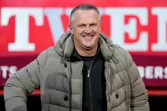Van den Brom enthousiast over transferwindow FC Twente: "Dan mag je zeer tevreden zijn"