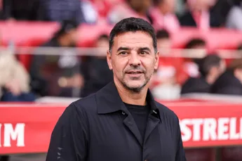 Ajax heeft beet en haalt gewenste stunttrainer Míchel naar Amsterdam