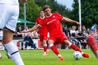 Van den Brom teleurgesteld in deel spelersgroep: "Dat vind ik wel kwalijk"