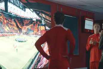 Mega sfeeractie op canvas in de tunnel en teleurstellende avond in de Grolsch Veste | Van Binnenuit