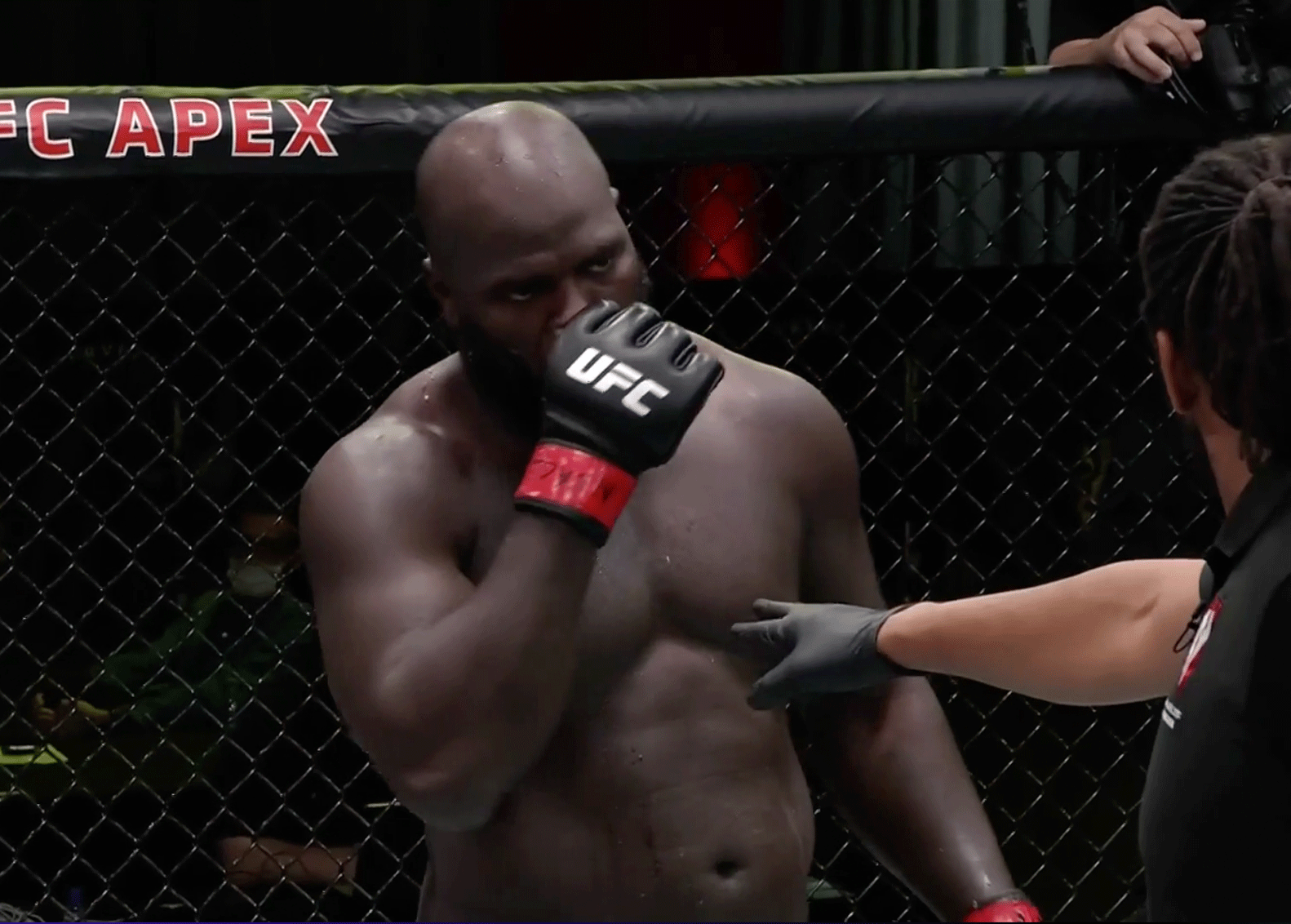 Tegenvaller: UFC-wedstrijd Rozenstruik tegen Tybura geannuleerd