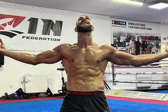 'Dodelijke 28 seconden!' UFC-kampioen verliest nipt titel
