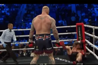 Sterkste man Thor MEPT rivaal Eddie door de boksring (video)