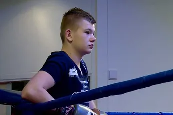 Kickboks talent en Europees kampioen Bjorn Bernsen in de bloemetjes gezet