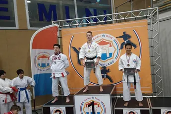 KARATE-DO ACADEMIE ITOSU HAALT GOUD, ZILVER EN BRONS OP HET NEDERLANDS KAMPIOENSCHAP