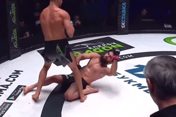 Ellebogenwerk! Kampioen zwaar KO na aanval uitdager (video)