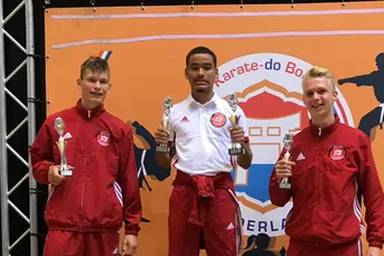 Karate Team Boelbaai imponeert op het Jeugd Kampioenschap te Almere