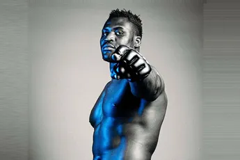 Bekende oud-bokser wil UFC-ster Francis Ngannou promoten in de sport