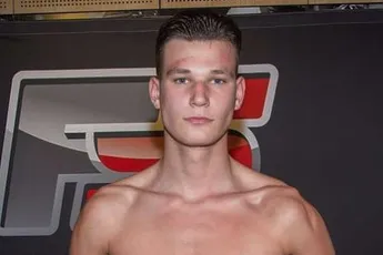 Frans Schouten wint opnieuw en blijft ongeslagen