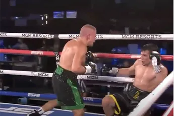 VIDEO: 8 knockdowns en de boks knock-out van het jaar