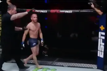 Twitter ontploft na beslissing van UFC-scheidsrechter: 'Het is voorbij'