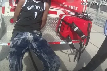 VIDEO: Gehate politie 'nekklem' weer in opspraak