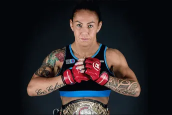 'Compleet slopen!' Cris Cyborg daagt Amanda Nunes uit voor een rematch bij UFC 300