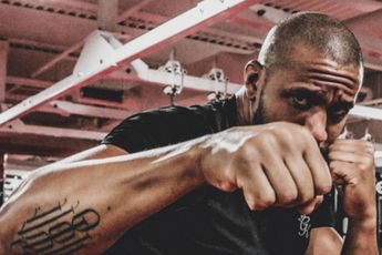 🎥 UFC zwaargewicht slaat 5 Glory vechters eruit! 'Geen schijn van kans'