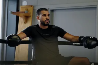 🎥 Iliass Hammouche komt om te knokken tijdens zijn debuut op Glory 88 in Parijs