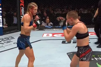 📸 Flink gewonde 'bikkelharde tante' Rose Namajunas knokte door tegen Manon Fiorot