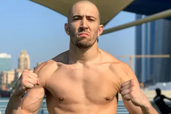 'Er gaat bloed vloeien!' Gevaarlijkste vechter ter wereld belooft heftig afscheid gevecht