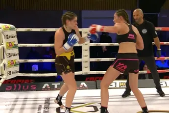 Jorina Baars behoudt Enfusion kickbokstitel in zwaarbevochten duel