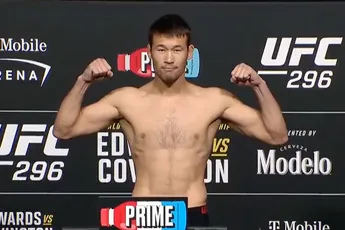 Bikkelhard! Ondanks fatale blessure toch UFC-gevecht aangaan, Rakhmonov is nu al legende