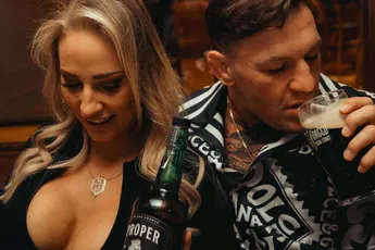 Foto's van Conor McGregor en Ebanie Bridges schokken fans: 'Waar is Dee?'
