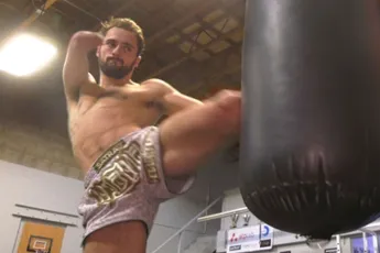 Kickbokser met 1 hand Jake Peacock maakt ONE Championship debuut: 'echte sloper'