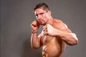 🎥 Rico Verhoeven ziet gevecht met topbokser wel zitten: 'Hoe cool'