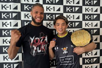 Glory Kampioen Kwasi op bezoek bij K-1 hoofdkwartier in Japan