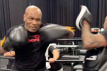 'Is dit echt?' Mike Tyson traint in high tech gym voor Jake Paul gevecht (video)