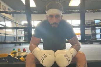 Schande: Bellator MMA laat vechter in de kou staan na dure operatie