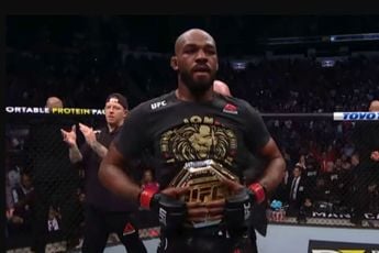 Oeps! UFC-ster Jon Jones maakt bijna fataal foutje