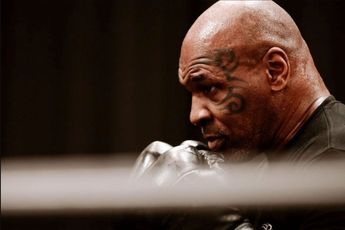 Fanatieke Mike Tyson slaat bokser onderuit: 'Nog meer net begonnen'