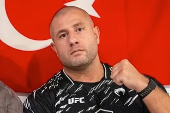 Vechtlegende Gökhan Saki zet Jake Paul's broer op zijn plek: 'Onnodig'