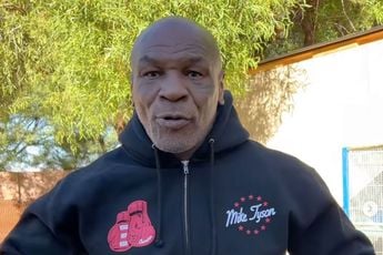 Gekke actie: Mike Tyson woest na bizarre tattoo fan