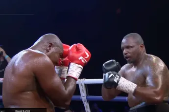 Boksicoon Dillian Whyte breekt gevaarlijke Tetteh in comeback gevecht - Video