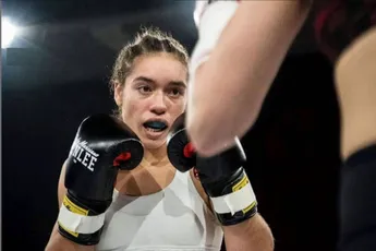 NL topkickbokser vlucht naar Japan - kansloze situatie in Nederland