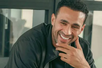 Badr Hari met nieuwe vriendin gespot - kijk snel!