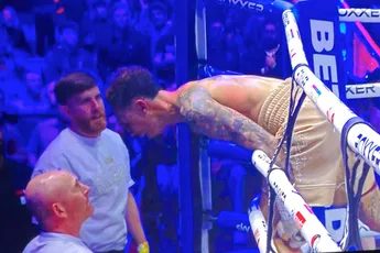 Chaos bij Whittaker vs Cameron boksclash - coach deelt klap uit na provocatie!