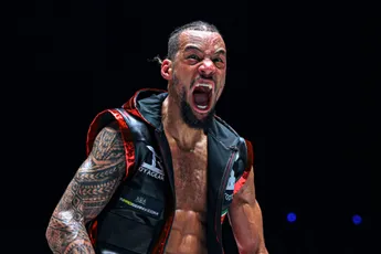 Schokkend! Kickbokser Eersel wint wraakgevecht, maar is wereldtitel kwijt